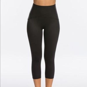 Spanx Active Cropped Leggings